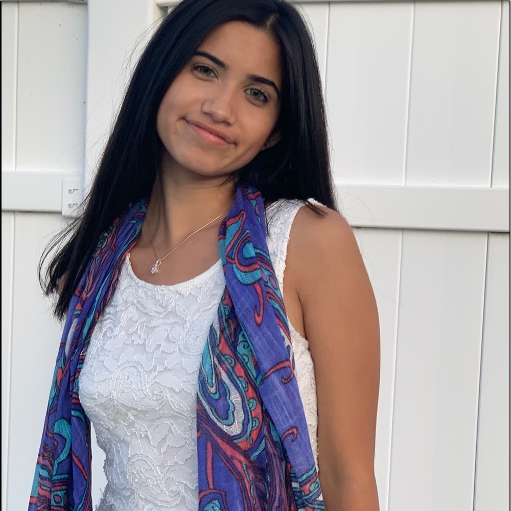 Cute scarf